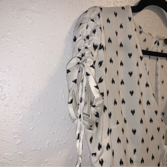Simple Patterned Mini Dress with Ties and a Lining - Picture 5 of 7
